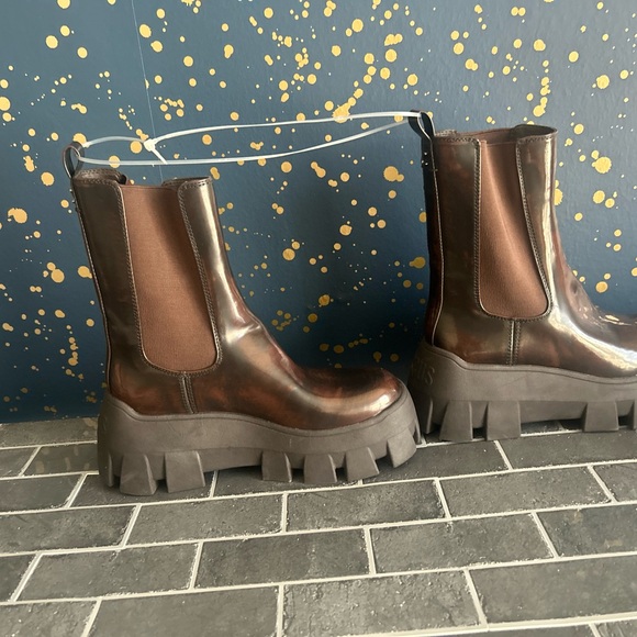 Circus NY by Sam Edelman Women's Ana Chelsea Boot - Picture 2 of 3